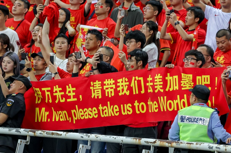 主力后腰停賽,逼迫伊萬(wàn)放棄菱形中場(chǎng)?塞鳥(niǎo)奇兵作用或是搶分關(guān)鍵